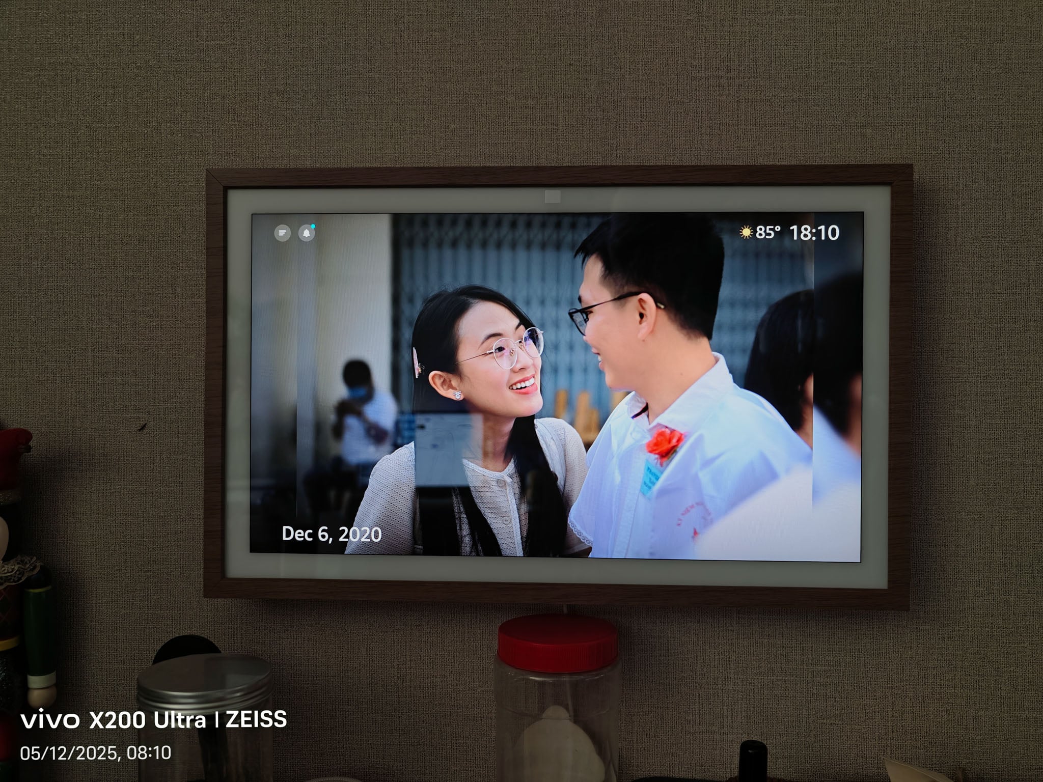 Amazon Echo Show 21 보유: 프레임, TV 및 대형 화면 AI