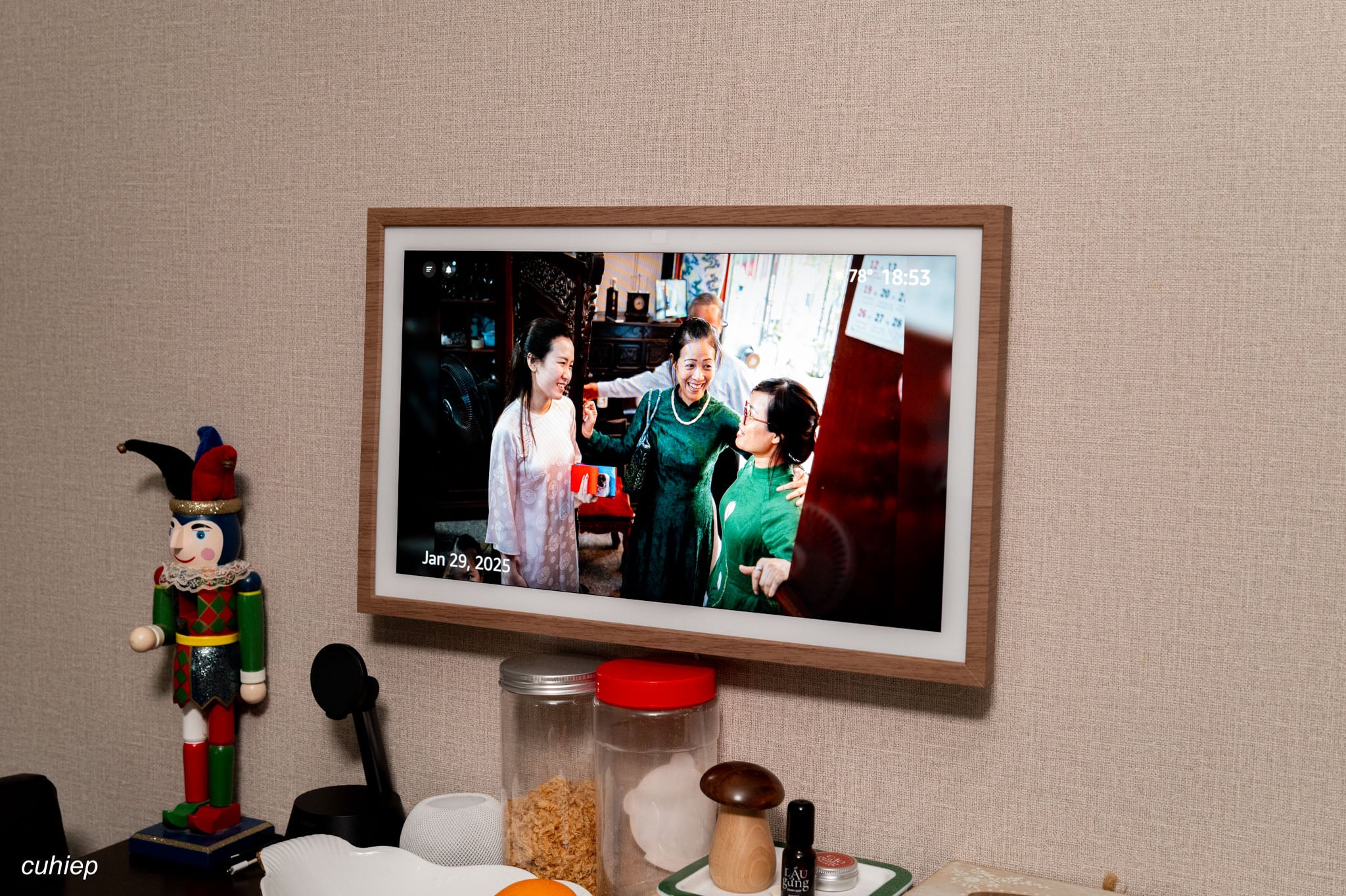Amazon Echo Show 21 보유: 프레임, TV 및 대형 화면 AI
