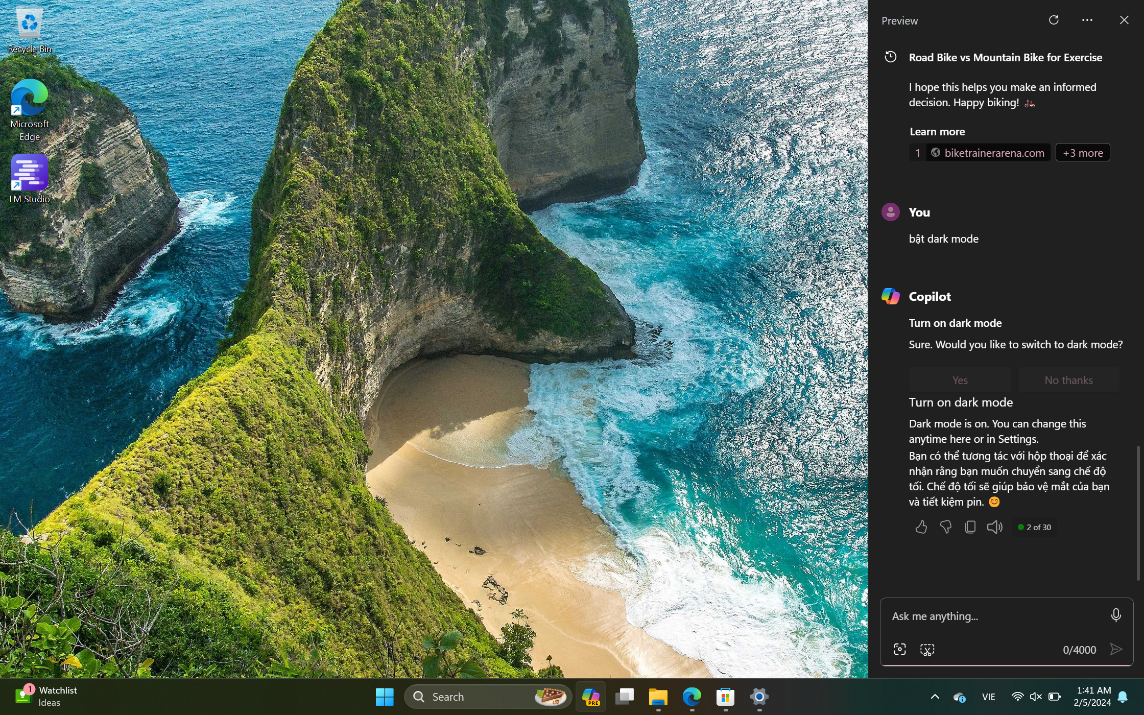 Phím Copilot trên PC vô dụng là vậy, nhưng đằng sau đó là quyền lực rất lớn của Microsoft